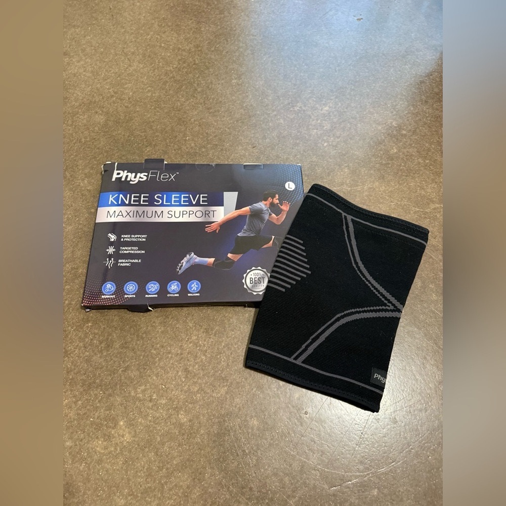 🆕 Black Knee Sleeve for Maximum Support